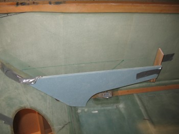 Chap 24 - Left rear console & armrest